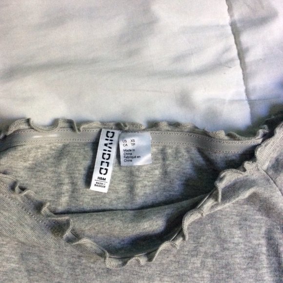 off shoulder crop ( light grey ) - Picture 3 of 3
